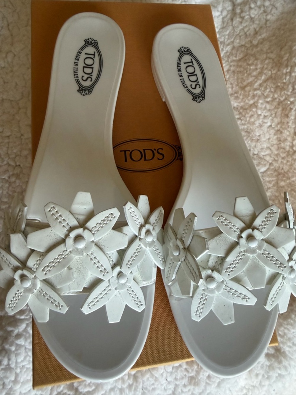 TOD'S White Floral Appliqué Slide Mules